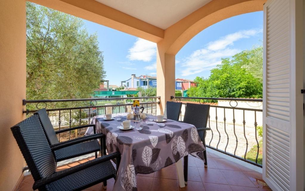 Villa Franka 113 บาซานิยา ภายนอก รูปภาพ