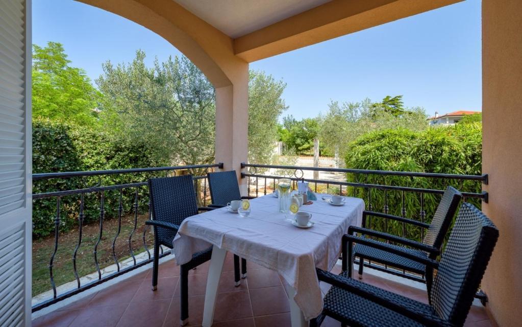 Villa Franka 113 บาซานิยา ภายนอก รูปภาพ
