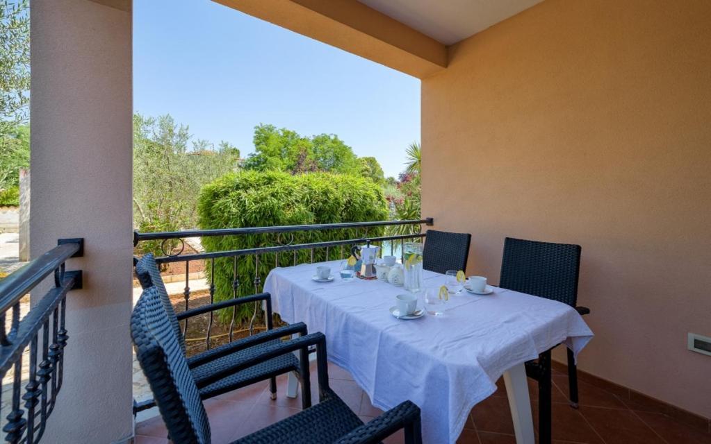 Villa Franka 113 บาซานิยา ภายนอก รูปภาพ